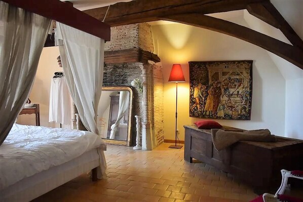 5 chambres, accès au Wi-Fi (inclus)