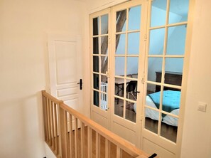 3 bedrooms, travel cot, free WiFi