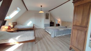 1 bedroom, travel crib, free WiFi
