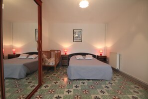 3 chambres, lit de bébé portatif, accès au Wi-Fi (inclus)