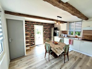 冰箱、微波炉、烤箱、炉灶