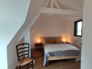 4 bedrooms, travel cot, free WiFi