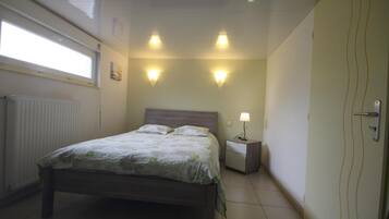 2 dormitorios, cuna de viaje, wifi gratis y accesible en silla de ruedas