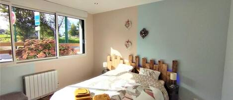 2 Schlafzimmer, Reisekinderbett, kostenloses WLAN