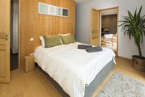 5 quartos, berço de viagem, Wi-Fi de cortesia