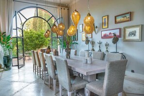 Dining - Luxury villa, pool, spa and 5-star sercice (Makinat Sridi)