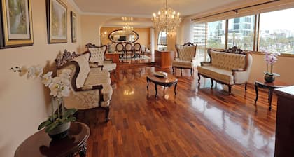 Elegant Ocean view apartment in fabulous Miraflores with in Marriot's location.