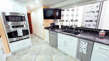 Fridge, microwave, oven, stovetop