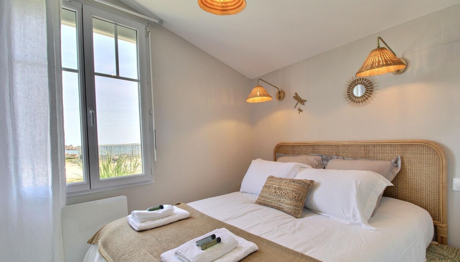 2 makuuhuonetta, silitysrauta/-lauta, ilmainen Wi-Fi, vuodevaatteet