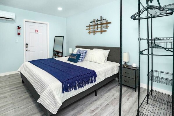 1 chambre, fer et planche à repasser, Wi-Fi gratuit, draps fournis