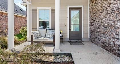 Southern Comfort! Charming 3 Bedroom Between Baton Rouge and New Orleans
