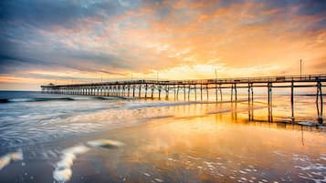 Chaises longues, serviettes de plage