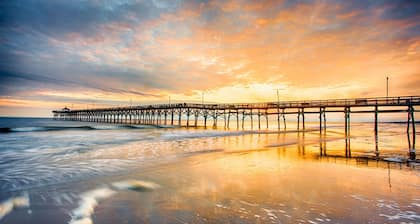 Paradox Place--Cozy Apartment on Oak Island