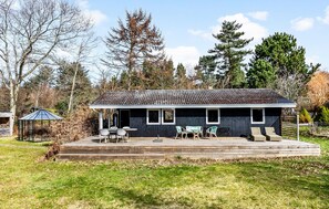 Outdoor dining - Gorgeous home in Vejby with WiFi (Vejby)
