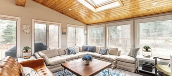 Spring Creek Farmhouse Luxury Family Retreat on 25 acre with direct river access