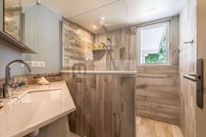 Bathroom - CHARMING VILLA WITH HEATED POOL OVERLOOKING THE GOLF COURSE (SEIGNOSSE)