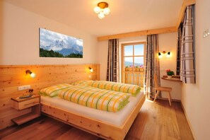 3 bedrooms, free WiFi, bed sheets, wheelchair access - Apartment 'Mitterhof' with Mountain View, Shared Terrace and Wi-Fi (Villanders)