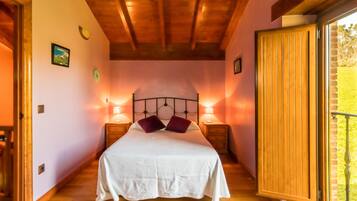 2 chambres, fer et planche à repasser, draps fournis