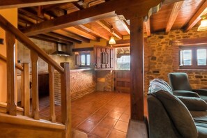 Interior - Country House 'Alba' with Mountain View, Private Garden and Balcony (Bárcena de Cicero)