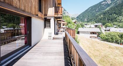 Chalet 'Le Tougne' with Mountain View, Private Terrace and Balcony
