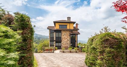 Holiday Home 'Rodiles De Matisón' with Mountain View, Private Pool and Wi-Fi