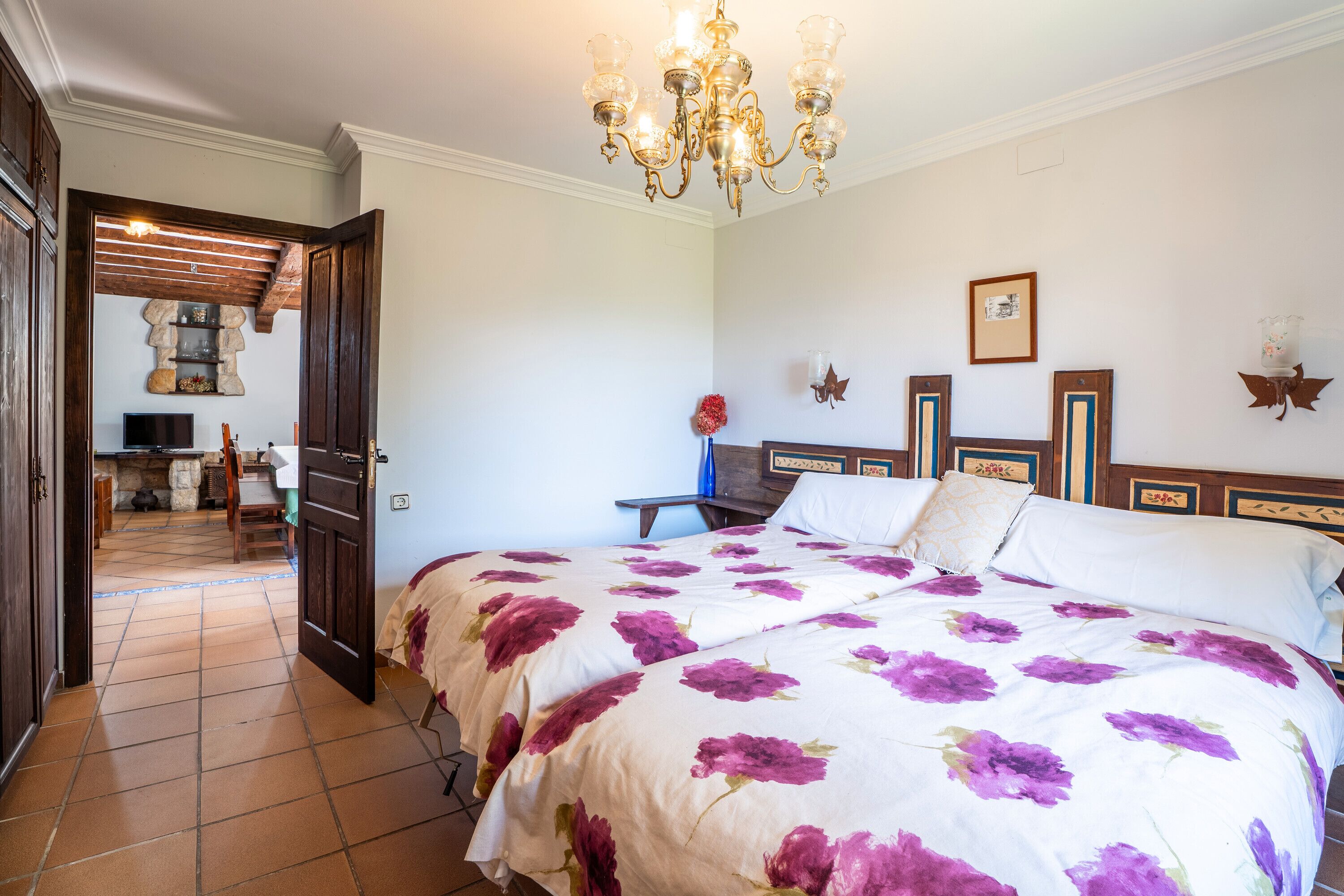 7 habitaciones, tabla de planchar con plancha y wifi gratis 