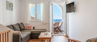 Holiday Home 'Ammos Tinos' with Sea View, Shared Terrace and Wi-Fi