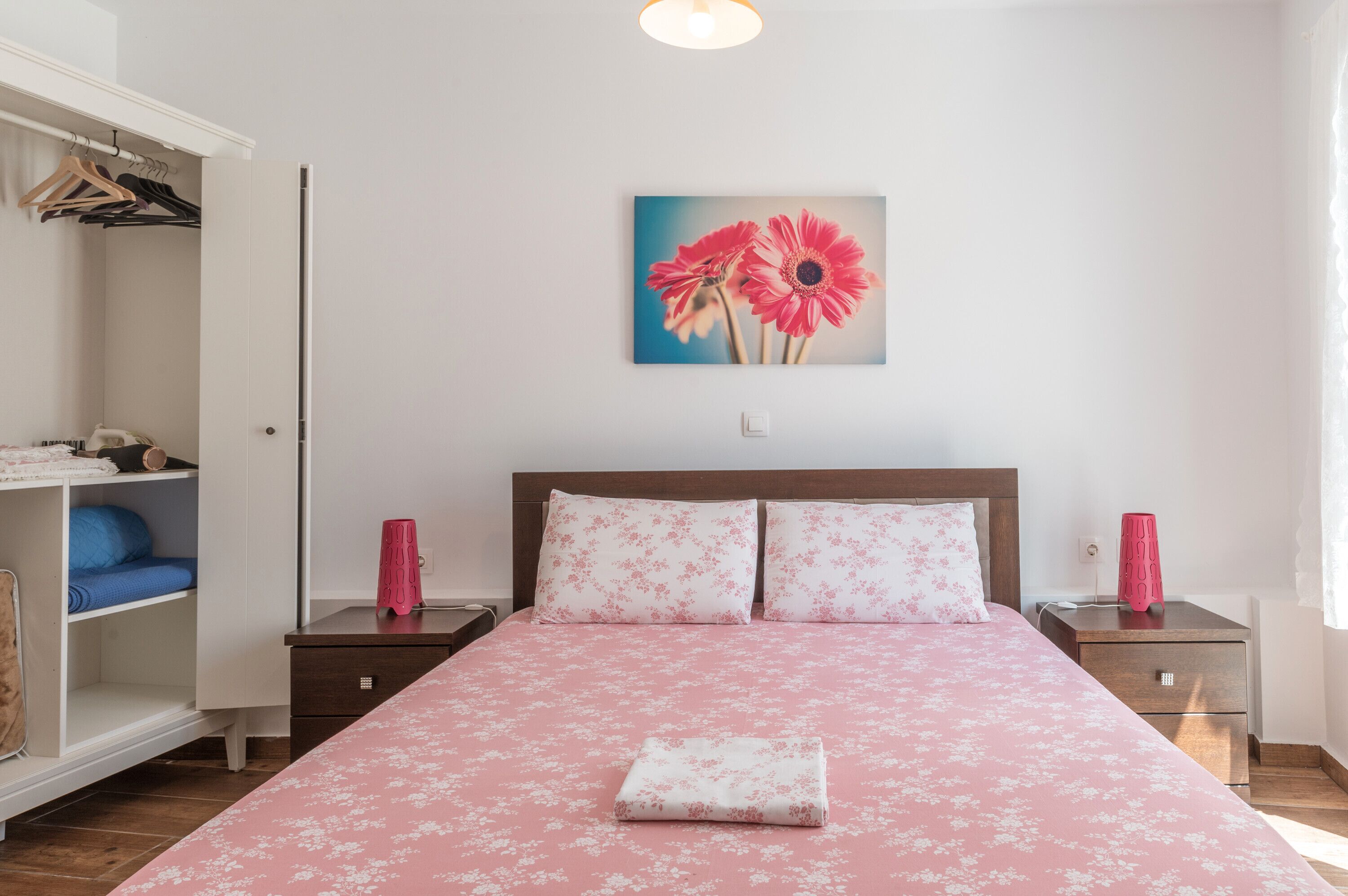 1 chambre, fer et planche à repasser, Wi-Fi gratuit, draps fournis