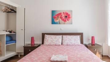 1 chambre, fer et planche à repasser, Wi-Fi gratuit, draps fournis