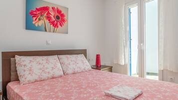 1 bedroom, iron/ironing board, free WiFi, bed sheets