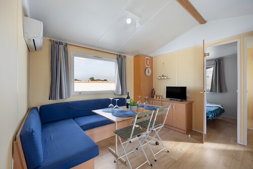 Holiday Home 'El Olivo 2' with Shared Pool, Wi-Fi and Air Conditioning