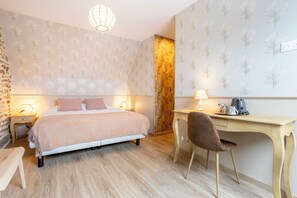 3 bedrooms, iron/ironing board, free WiFi, bed sheets - Holiday Home 'Le Penty - Proche Plages Et Centre' with Private Terrace, Shared Garden and Wi-Fi (Concarneau)