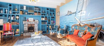 Bed and Breakfast 'Madame De Maintenon' with Shared Terrace, Shared Garden and Wi-Fi