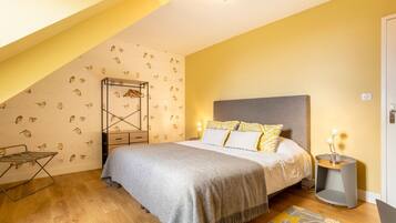 2 bedrooms, iron/ironing board, free WiFi, bed sheets