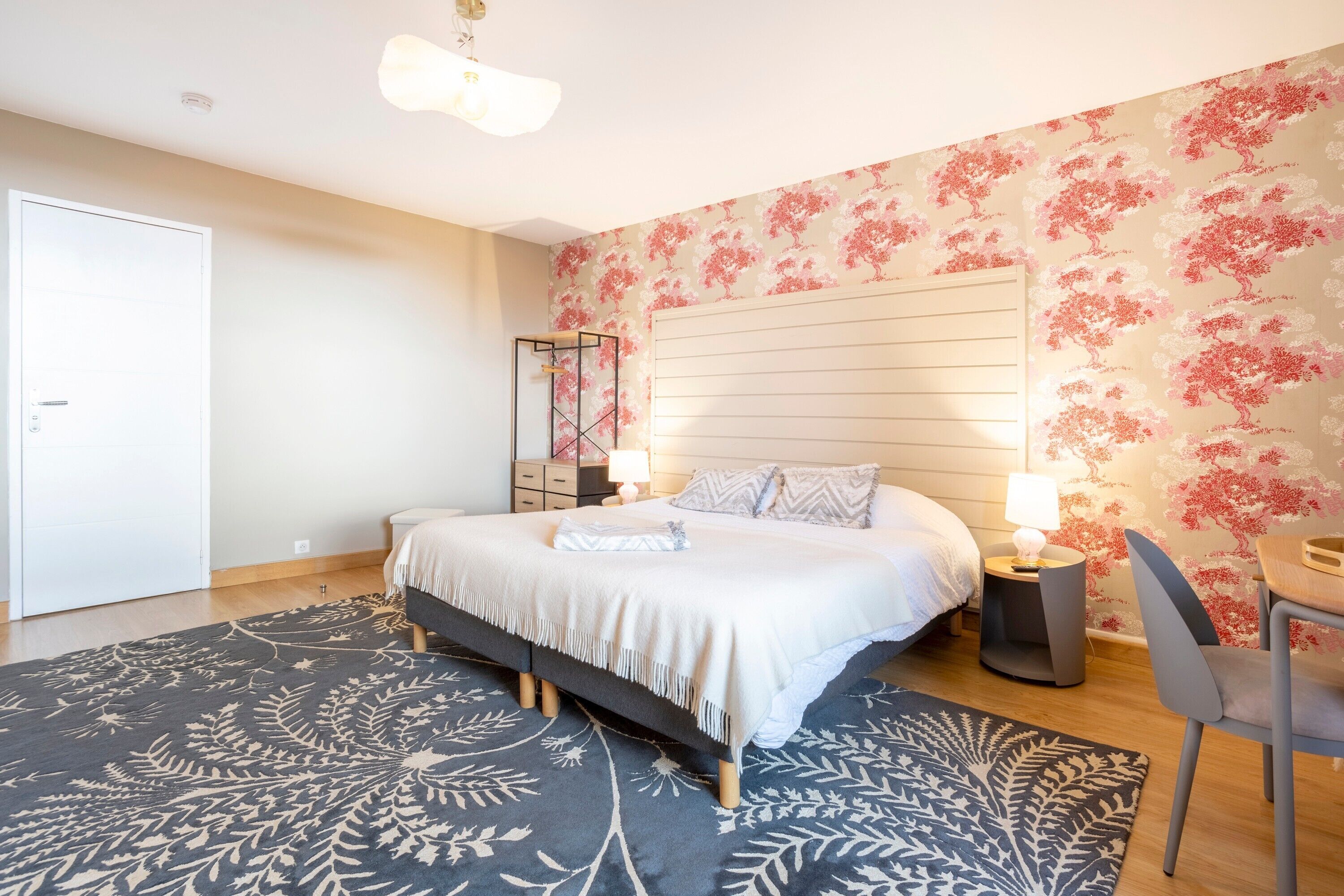 2 dormitoris, planxa i posts de planxar, wifi gratuïta i roba de llit 