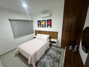 3 chambres, fer et planche à repasser, Wi-Fi, literie fournie