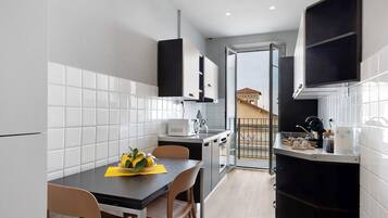 KylskÄp, mikrovÄgsugn, ugn och spishÀll