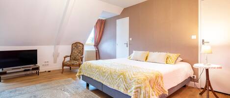 1 室のベッドルーム、アイロン / アイロン台、WiFi (無料)、ベッドシーツ