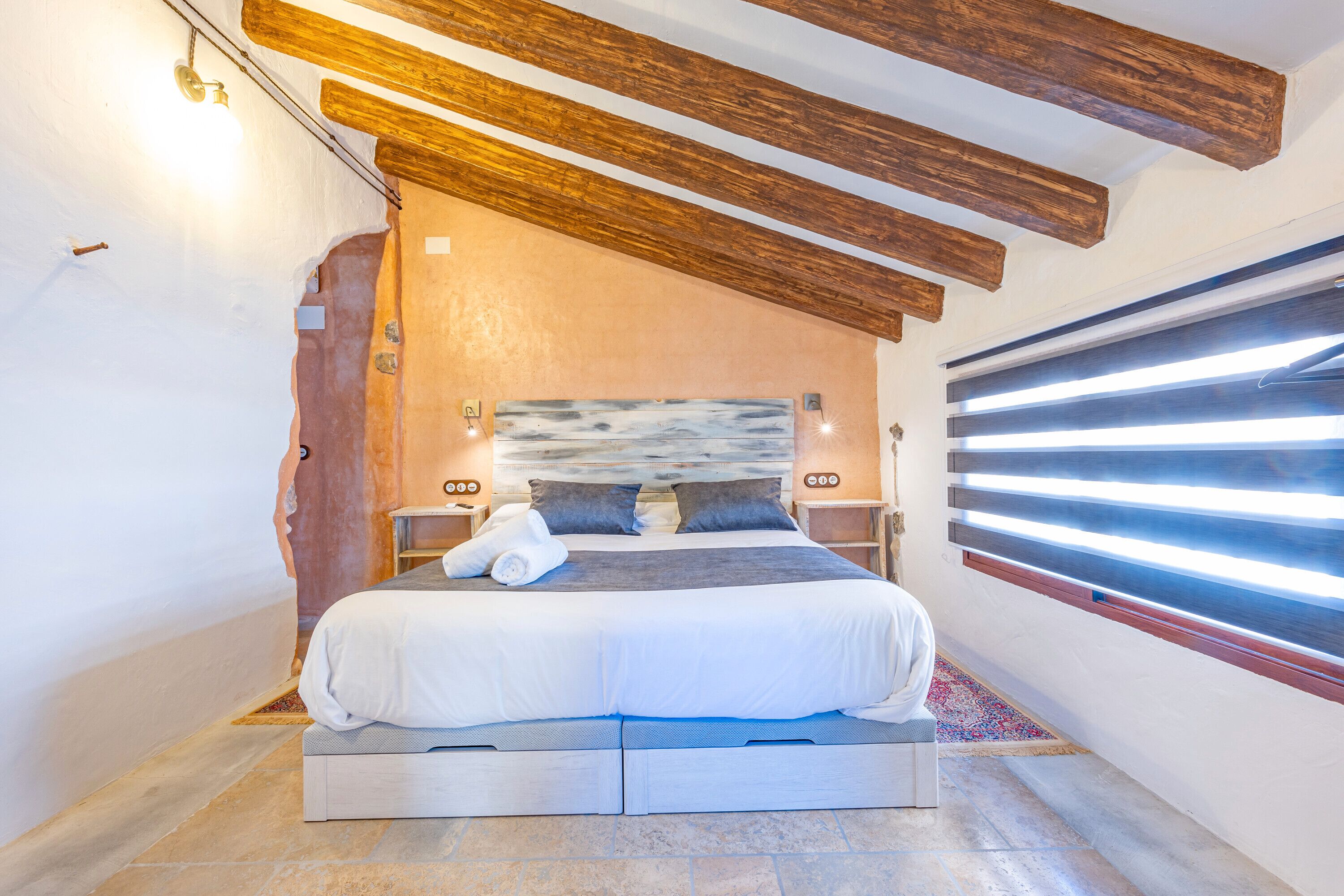 3 dormitorios, tabla de planchar con plancha, wifi gratis y ropa de cama