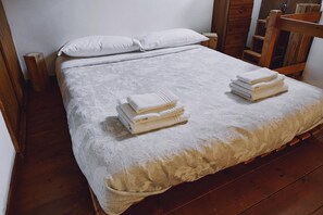 2 slaapkamers, een strijkplank/strijkijzer, gratis wifi, beddengoed