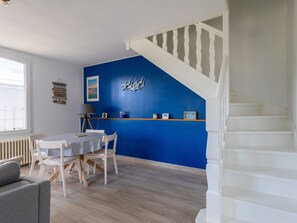 Interior - Holiday Home 'Ti Ma Zud Bihan' with Private Terrace, Shared Garden and Wi-Fi (Pleumeur-Bodou)