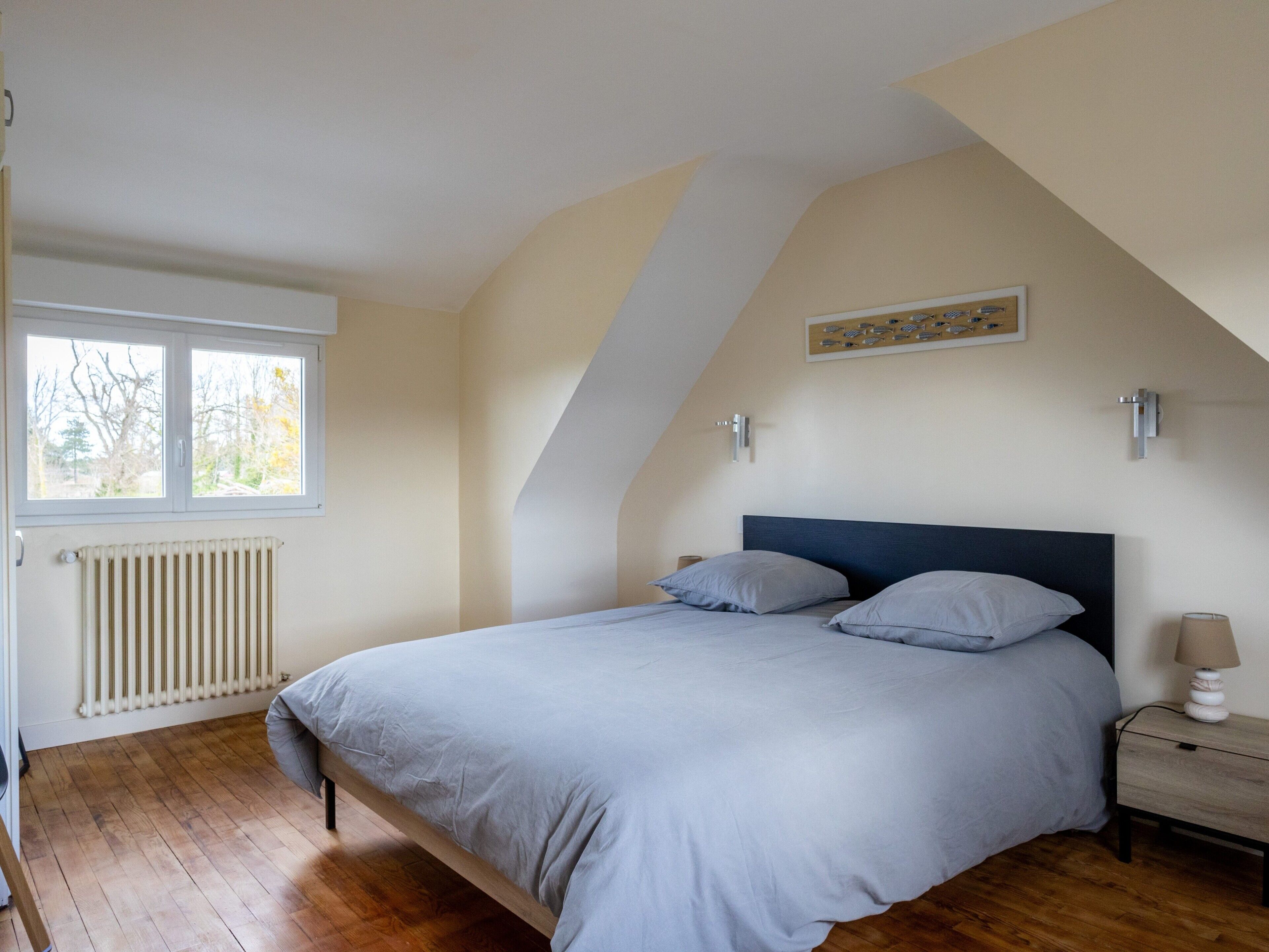 1 habitación, tabla de planchar con plancha, wifi gratis y ropa de cama 