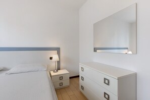 2 bedrooms, iron/ironing board, free WiFi, bed sheets - Holiday Apartment 'Casa Vacanze Da Ricky' with Shared Pool, Wi-Fi and Air Conditioning (Peschiera)