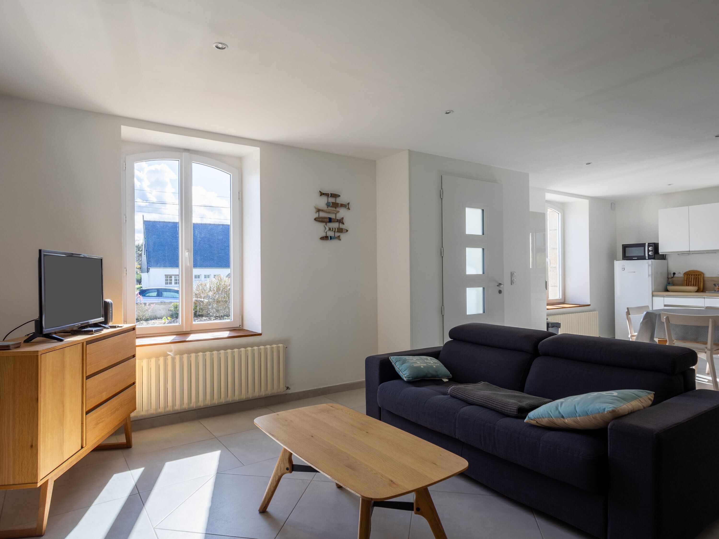 電視、壁爐、DVD 播放機、乒乓球設施