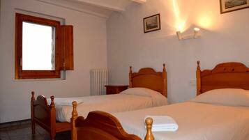 2 slaapkamers, een strijkplank/strijkijzer, gratis wifi, beddengoed