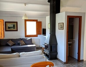 Televisión, chimenea