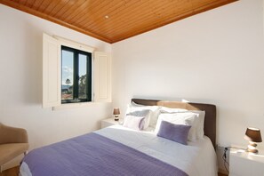 4 chambres, fer et planche à repasser, Wi-Fi gratuit, draps fournis