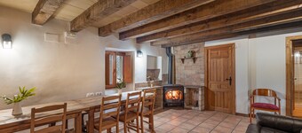 Maison de campagne "Subiraneta" avec vue sur les montagnes, piscine privée et Wi-Fi