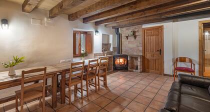 Country House 'Subiraneta' with Mountain View, Private Pool and Wi-Fi