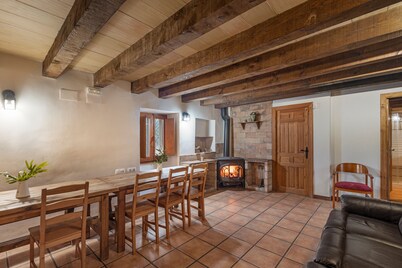 Country House 'Subiraneta' with Mountain View, Private Pool and Wi-Fi